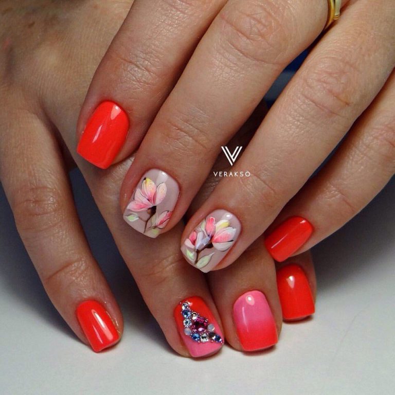 дизайн ногтей с цветами на короткие ногти