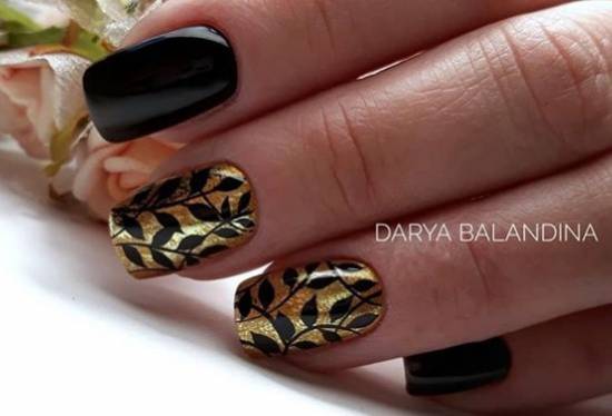 красивый черно-золотой дизайн ногтей